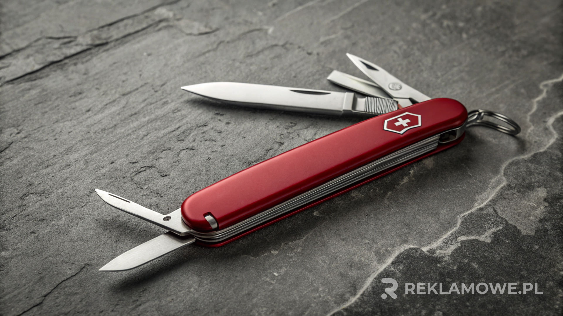 Scyzoryki reklamowe jako narzędzie motywacyjne dla pracowników