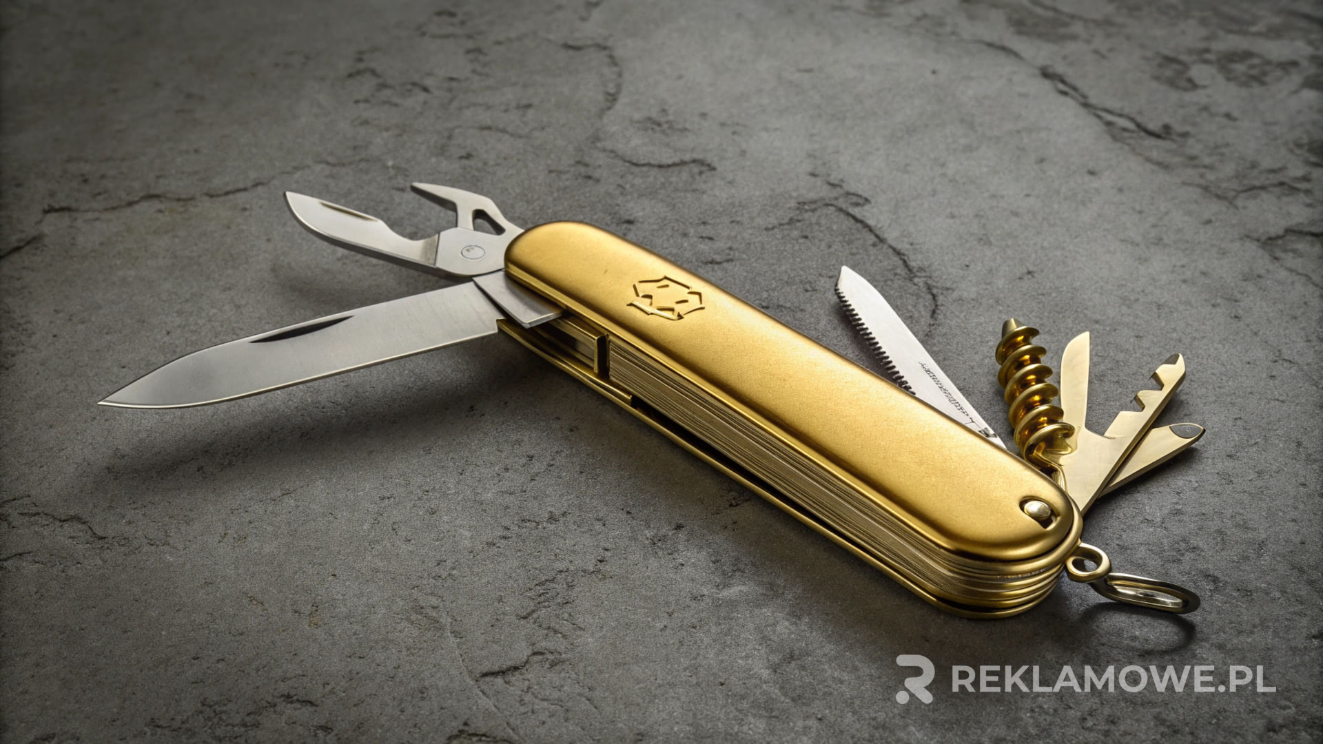 Scyzoryk reklamowy w użyciu podczas promocji