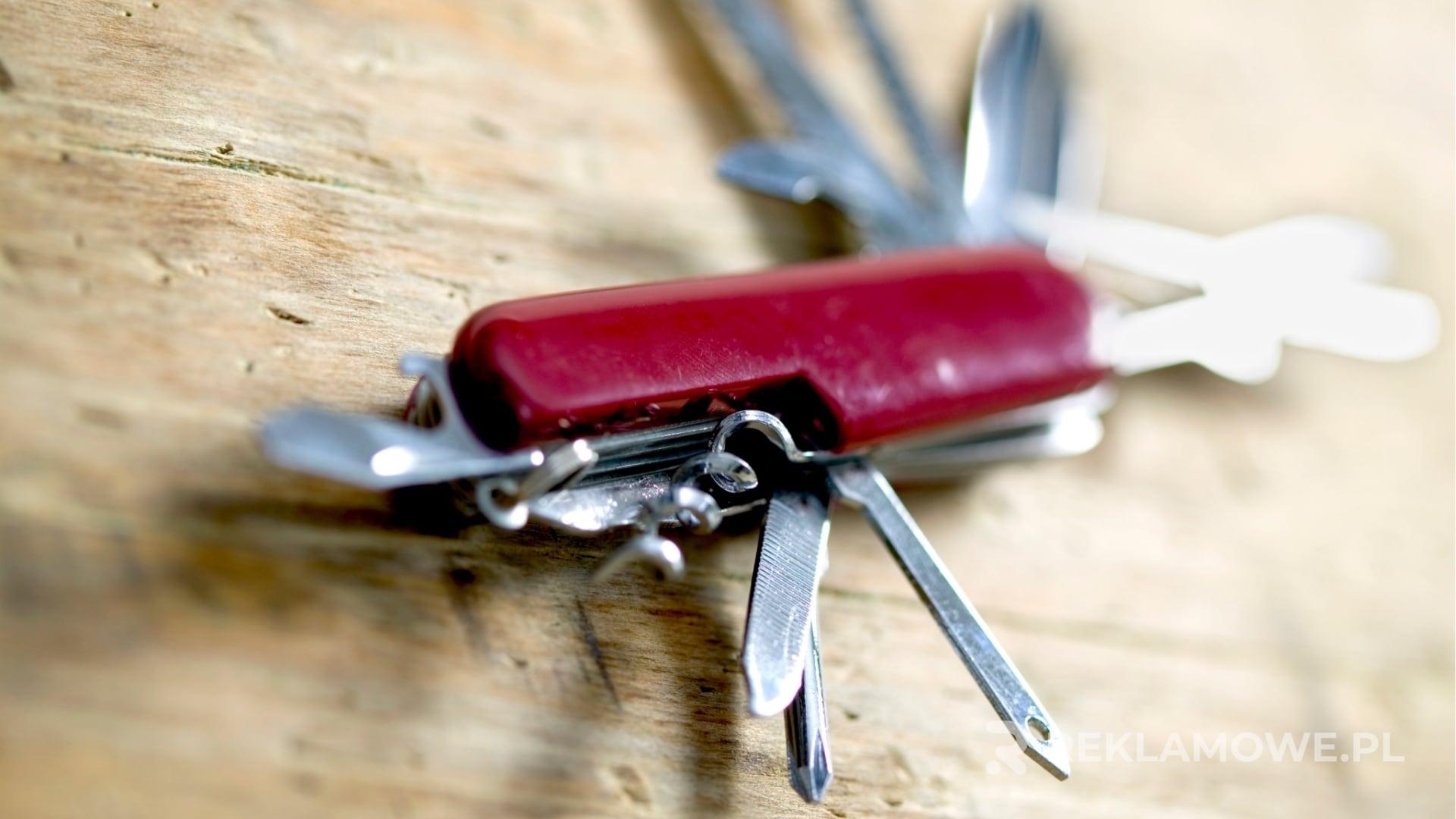 Zarządzanie zapasami scyzoryków reklamowych